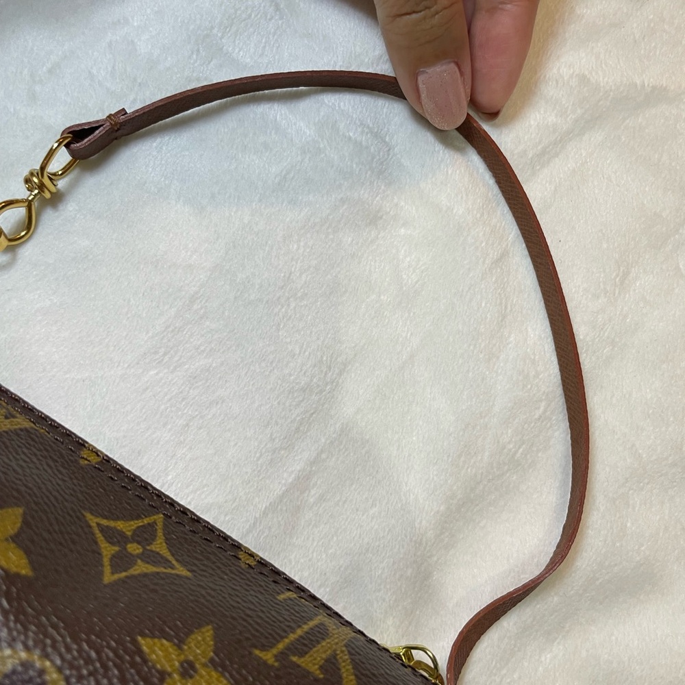 Louis Vuitton Monogram Papillon Pouch 🤎 - Picture 10 of 12